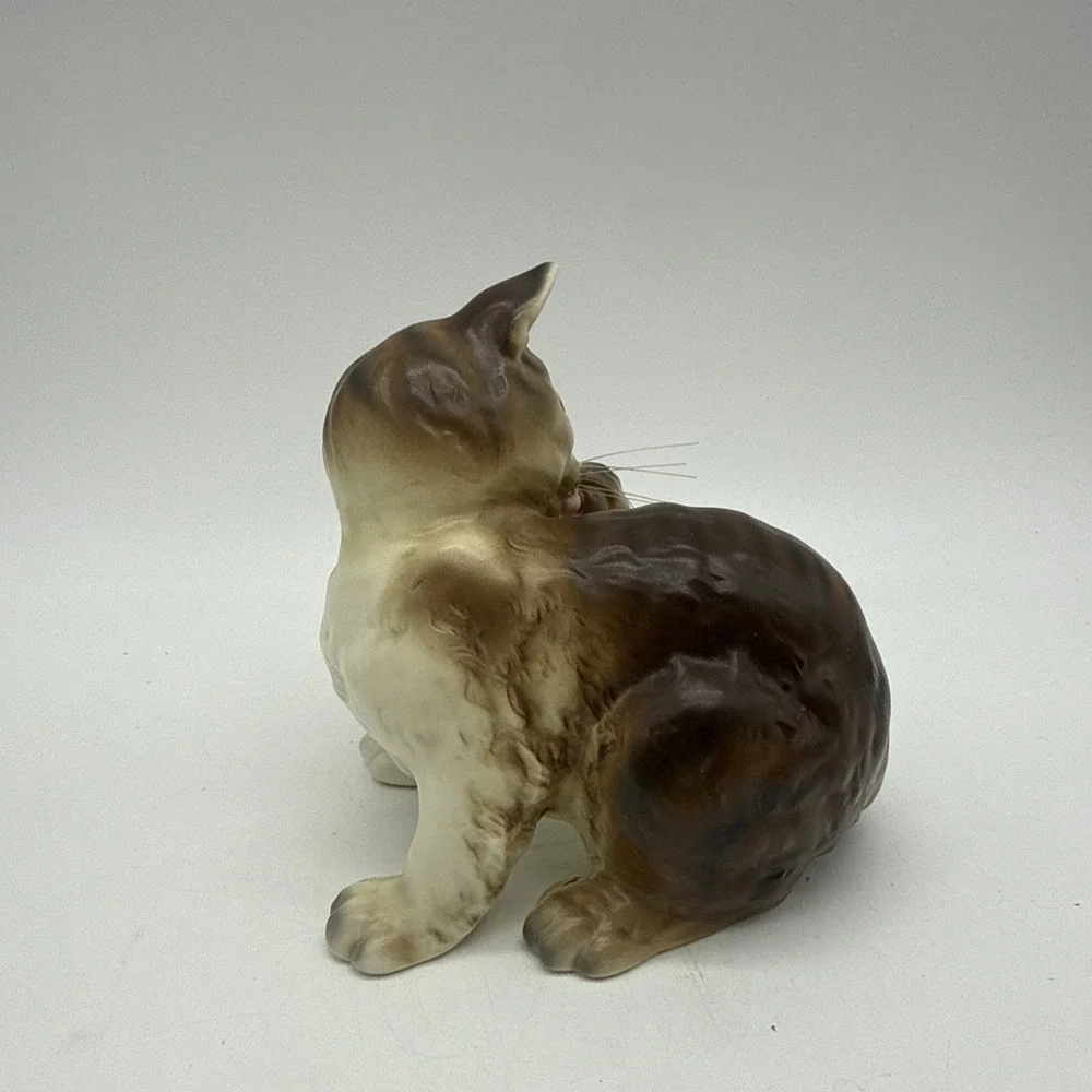The Unbranded Brand this porcelain